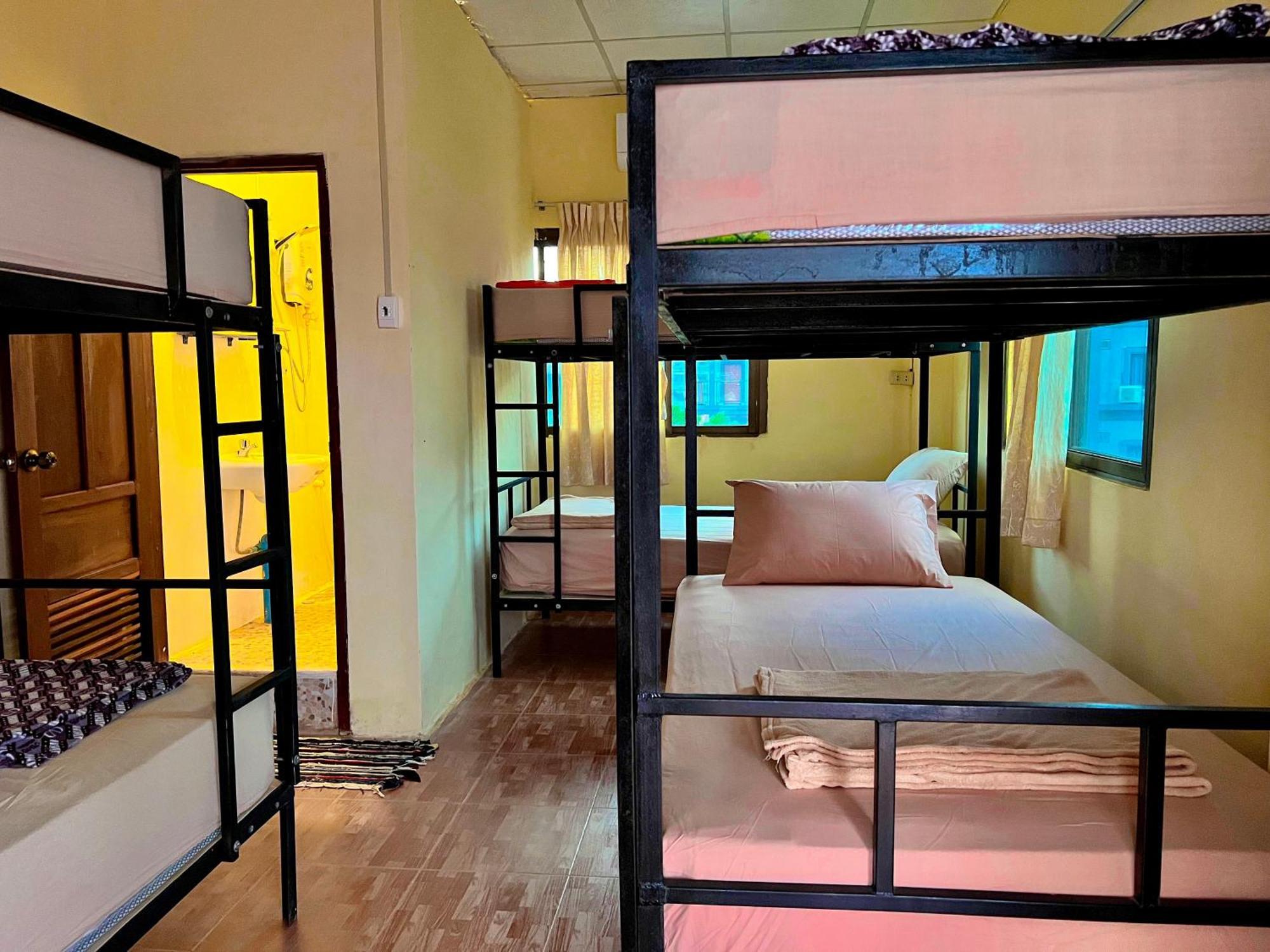 Easy Go Backpacker Hostel Ванг-Виенг Экстерьер фото