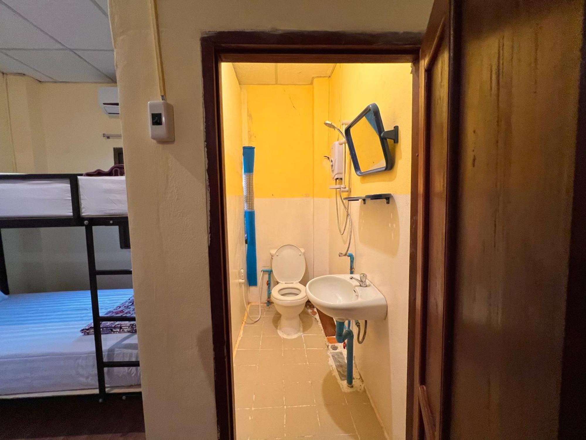 Easy Go Backpacker Hostel Ванг-Виенг Экстерьер фото