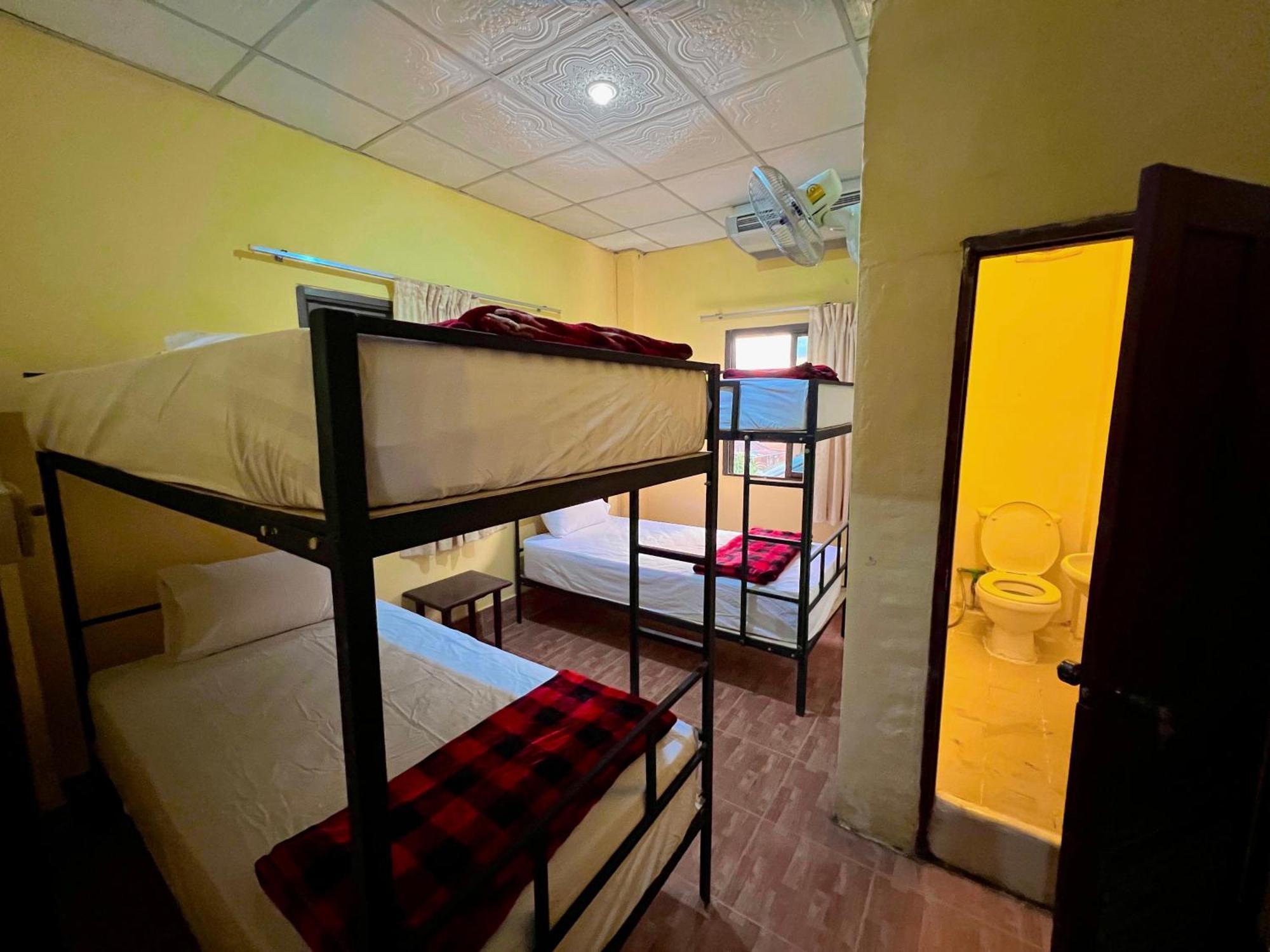 Easy Go Backpacker Hostel Ванг-Виенг Экстерьер фото