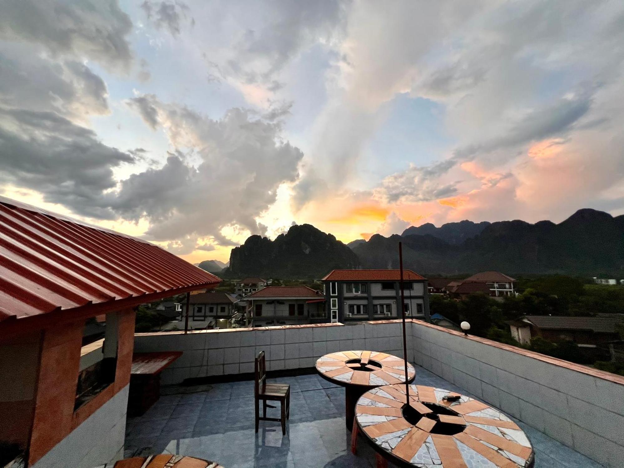 Easy Go Backpacker Hostel Ванг-Виенг Экстерьер фото