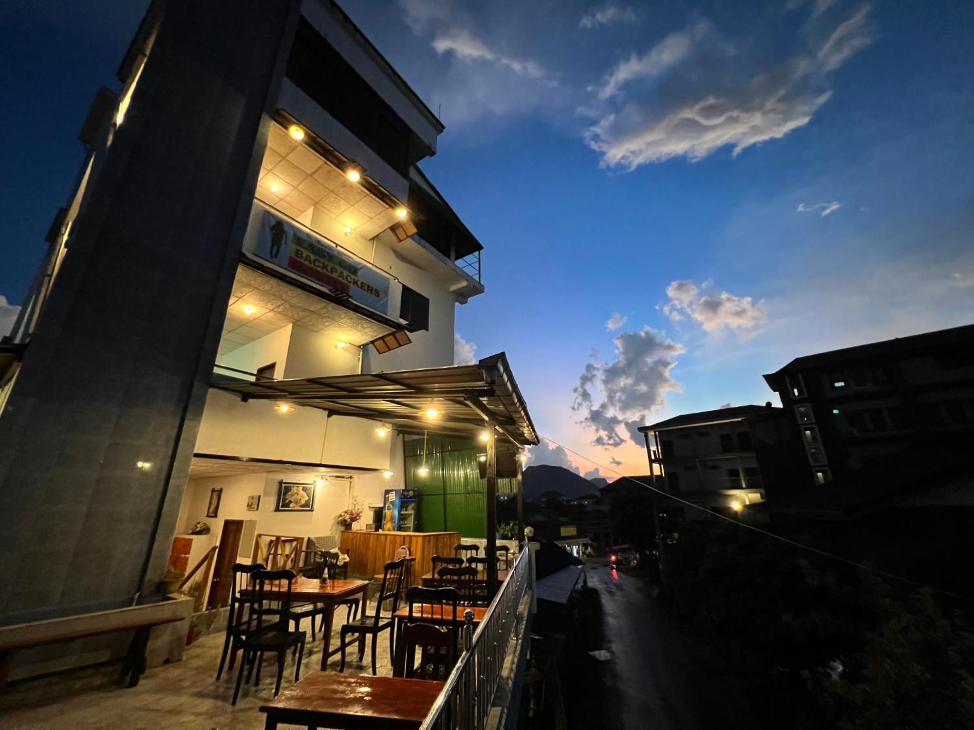 Easy Go Backpacker Hostel Ванг-Виенг Экстерьер фото