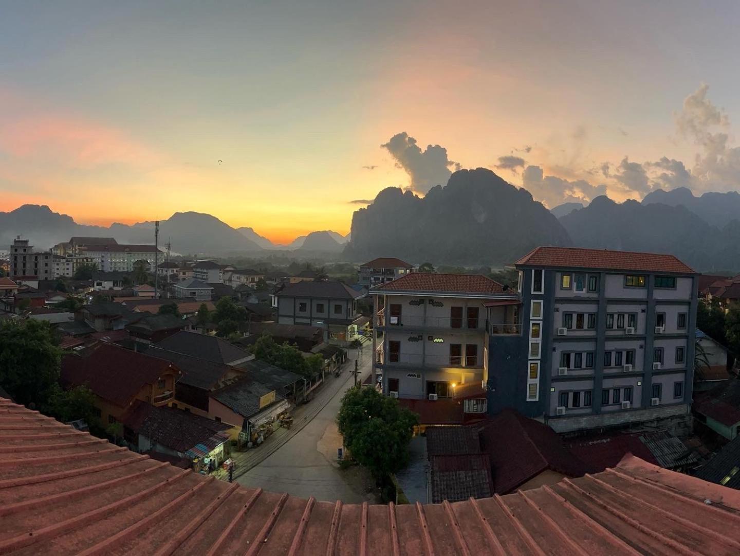 Easy Go Backpacker Hostel Ванг-Виенг Экстерьер фото