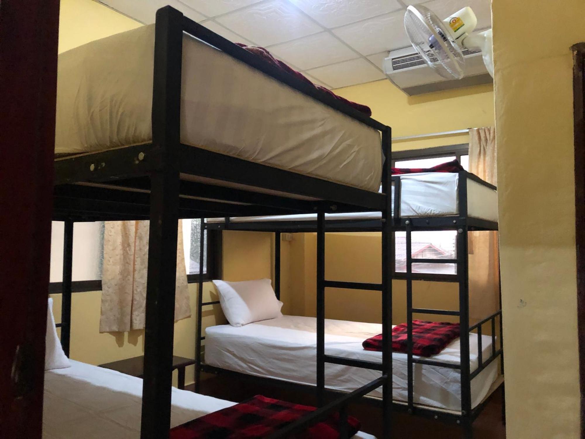 Easy Go Backpacker Hostel Ванг-Виенг Экстерьер фото