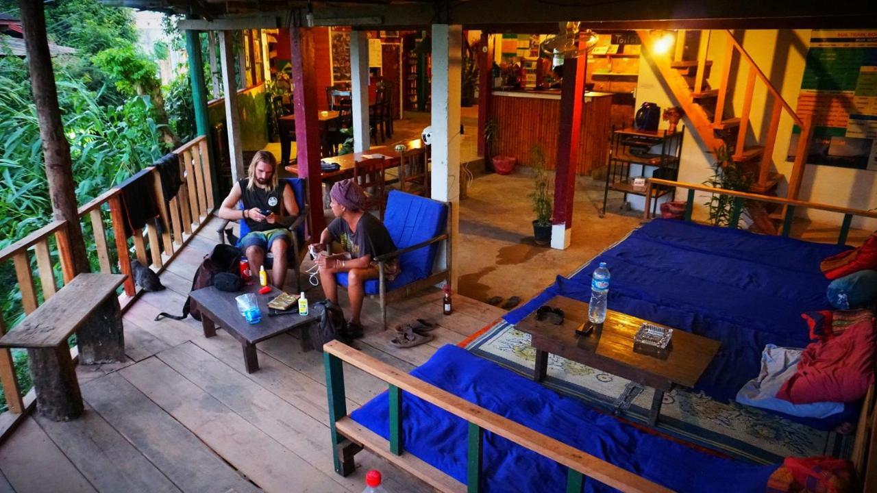 Easy Go Backpacker Hostel Ванг-Виенг Экстерьер фото